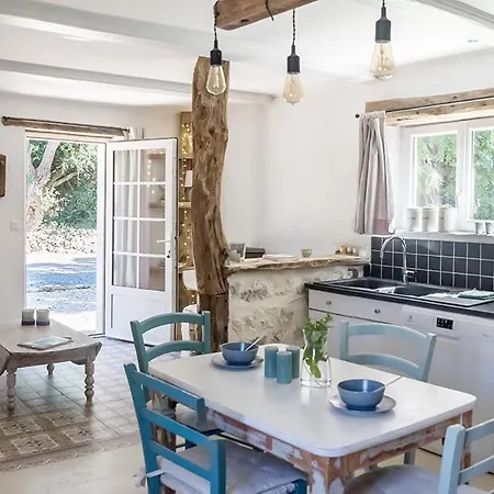 La Cour Souveraine - Omaha Gasthof Mosles