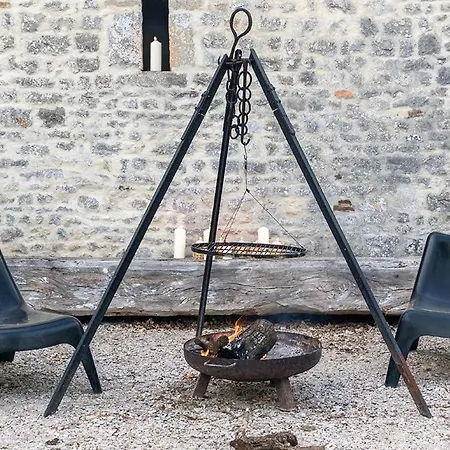 La Cour Souveraine - Omaha Mosles