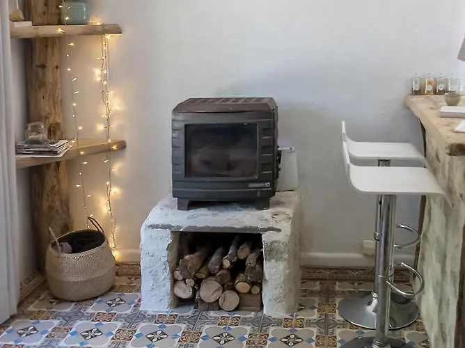 La Cour Souveraine - Omaha Penzion Mosles