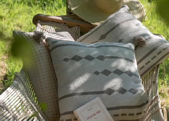 La Cour Souveraine - Omaha Penzion