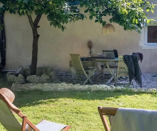 La Cour Souveraine - Omaha 3* Mosles