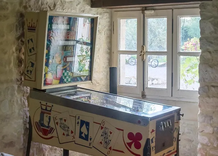 La Cour Souveraine - Omaha 3* Mosles